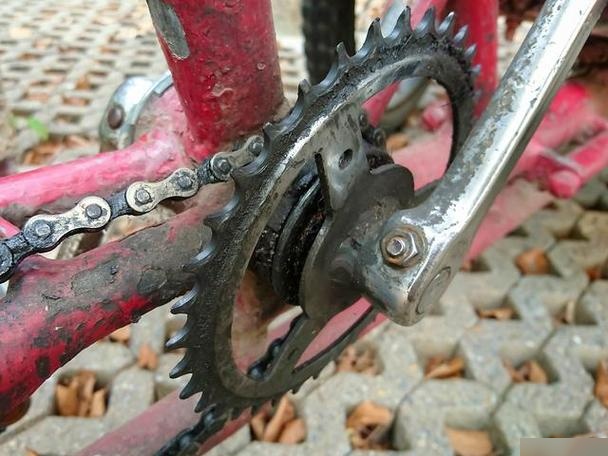 变速自行车链条松了怎么调紧