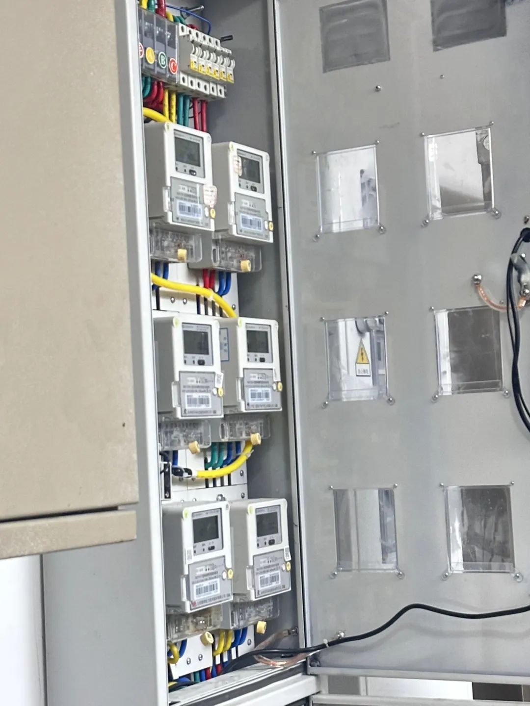 电表箱能自动灭火?看闵行这里1742户居民电表集中"落地"