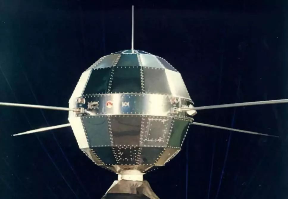 拥有了自己的卫星技术 1975年11月26日 我国第一颗返回式卫星发射成功