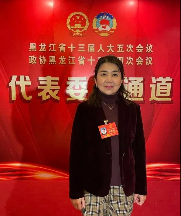 两会@你丨省人大代表余宏:深入开展中小学健康教育