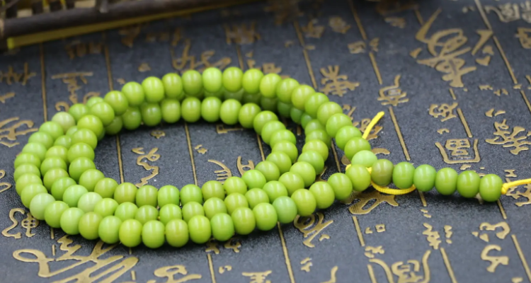 绿色菩提根盘好后是什么色