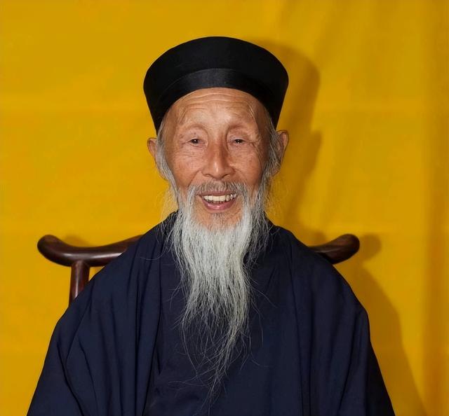 百岁道长张至顺:少吃荤,多吃素,月光底下勤散步