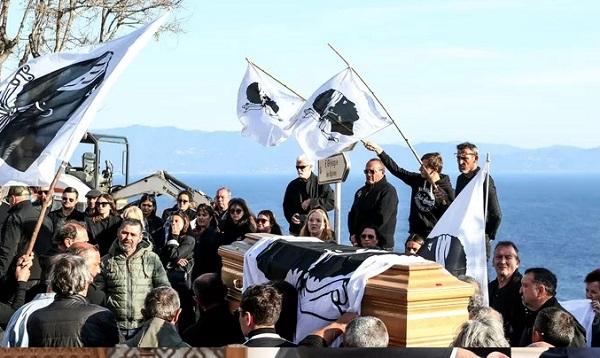 费加罗报:科西嘉独立分子与法国警方冲突 法军在独立人士葬礼唱马赛曲