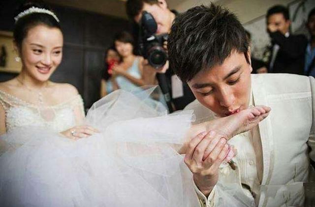 贾乃亮和李小璐离婚的前前后后