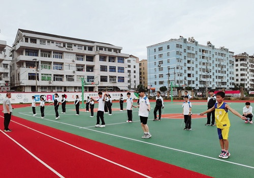 瑞安市湖岭镇中学举办第一届"校园吉尼斯"跳绳比赛