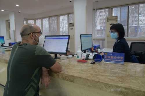 沙河口区税务局:多语种精细服务 塔可思开启智慧办税新体验