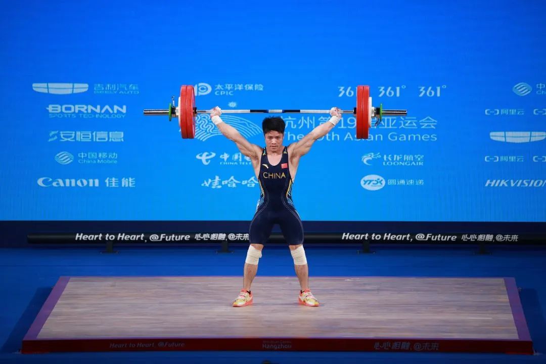 10月1日,在舉重男子61kg比賽中,李發彬以抓舉143kg,挺舉167kg,總成績