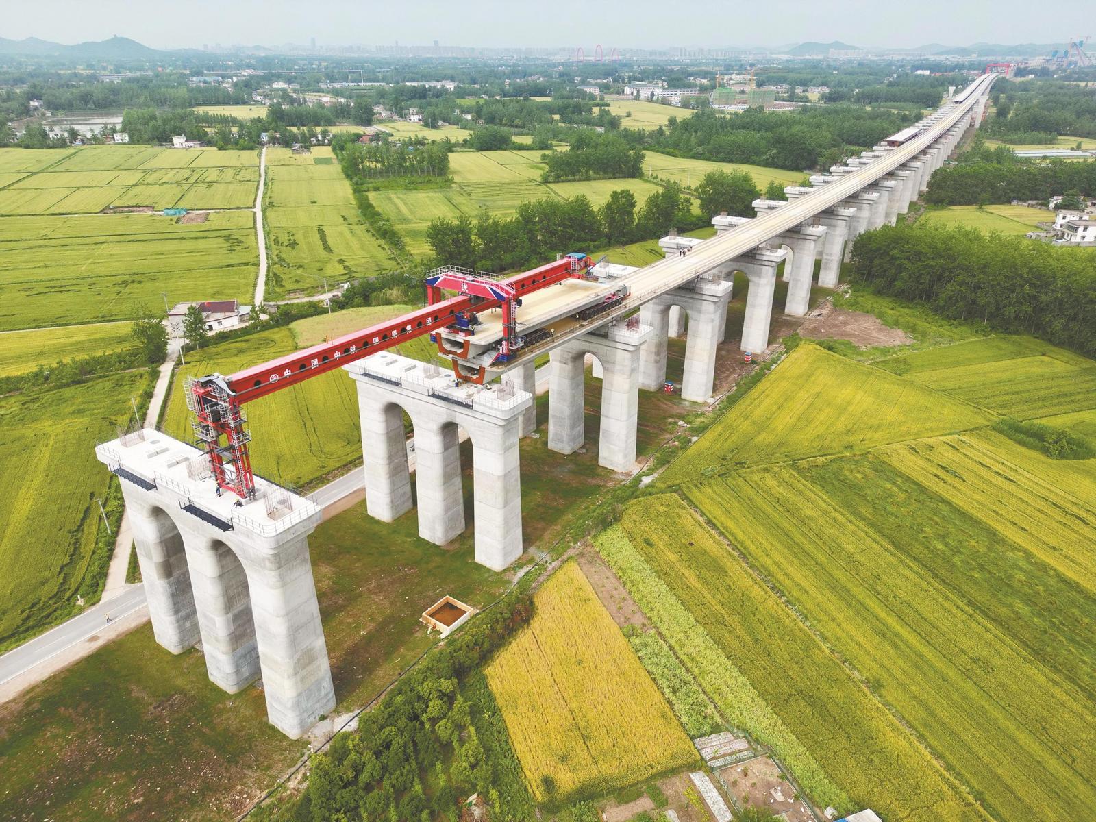 巢马城际铁路加紧施工