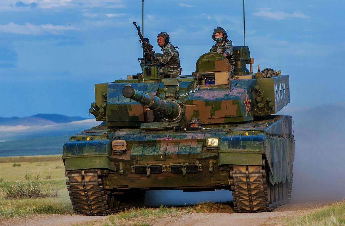 一个装甲师坦克对比:美军348辆,俄军320辆,中国是多少辆?