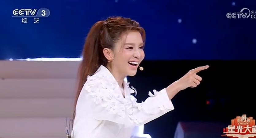 小尼:工作临时小调整,不再搭档朱迅现正式离开《星光大道》节目