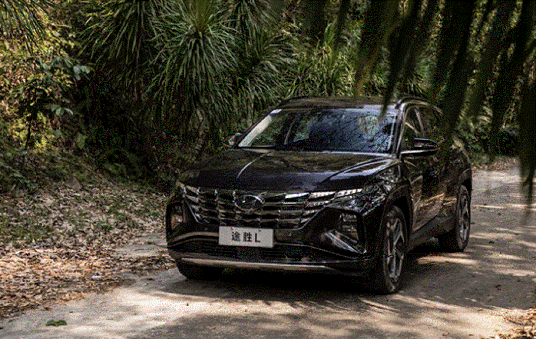 电车前脸跑车尾灯,现代途胜l"究极进化"?