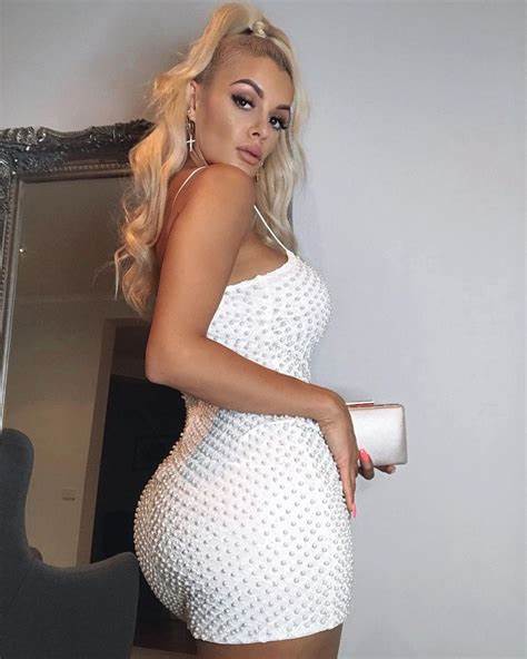 她是波兰健美模特,身材比例"曲翘有度",她会把精力用在锻炼上