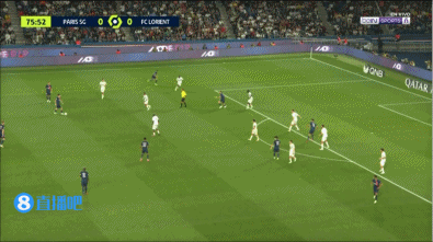 法甲彩经：白堡主场难胜 里昂闷战大巴黎_姆巴佩看台笑容分析_法甲巴黎主场0-0洛里昂比赛焦点瞬间