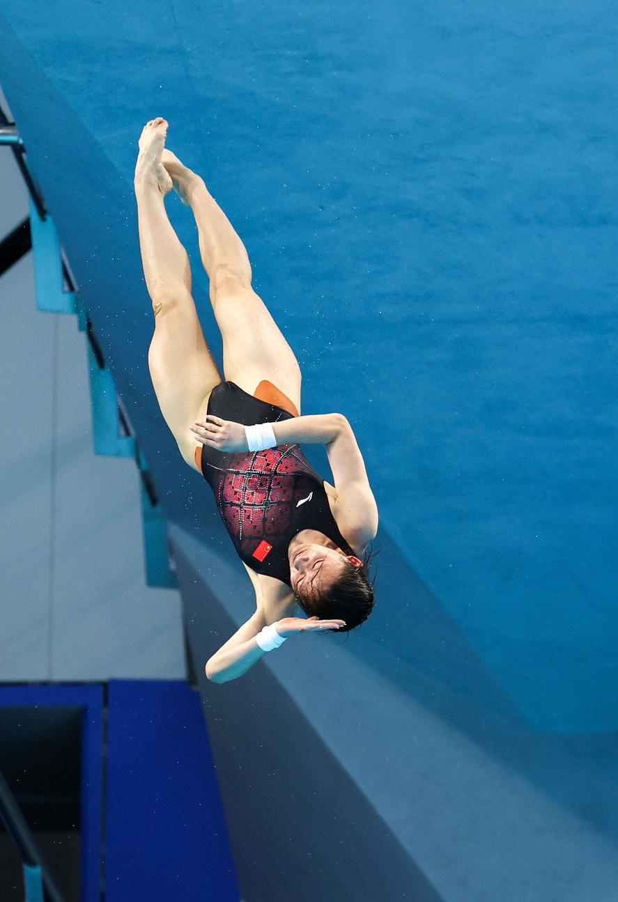 成都大运会丨中国跳水女将包揽10米跳台金银牌