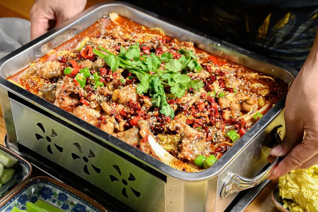 9秒158元3人烤鱼牛蛙套餐!活鱼现烤,焦香满溢!壮硕牛蛙,肉嫩入味!