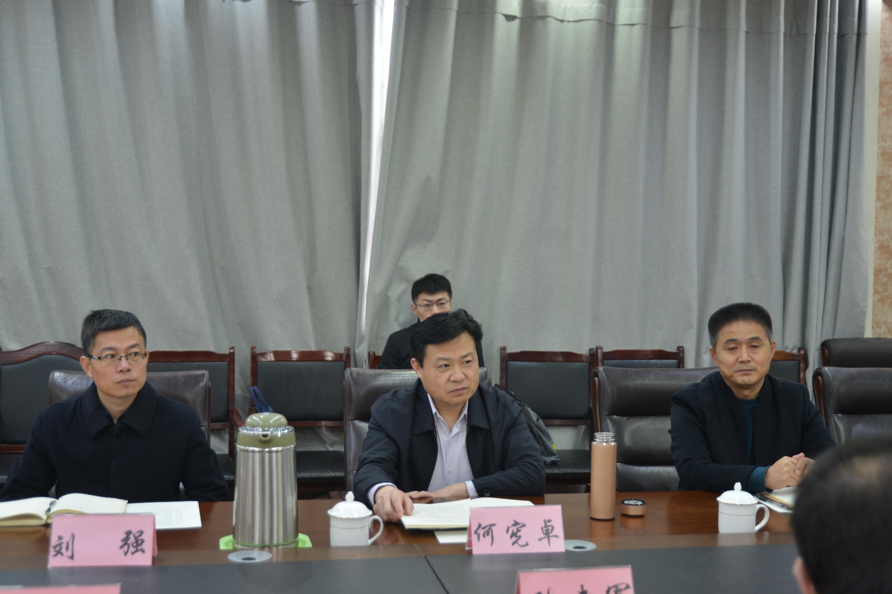 何宪卓到市生态环境局调研