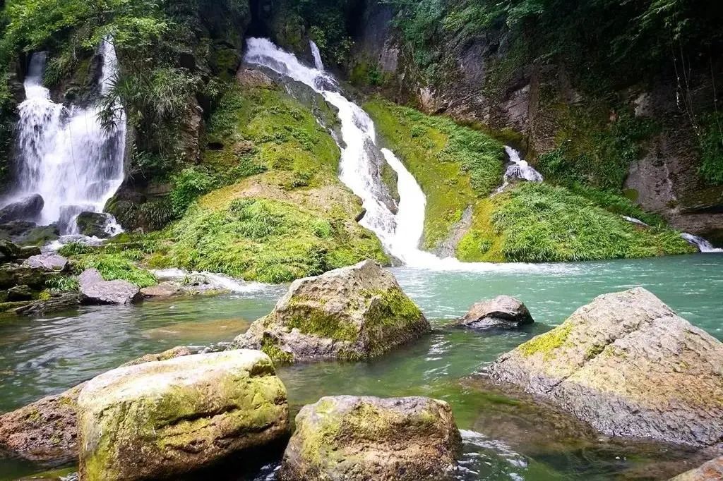 松桃响水洞图片