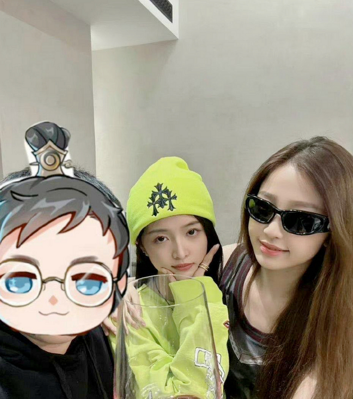 吴宣仪虞书欣合影,厉害,吴宣仪脸好小