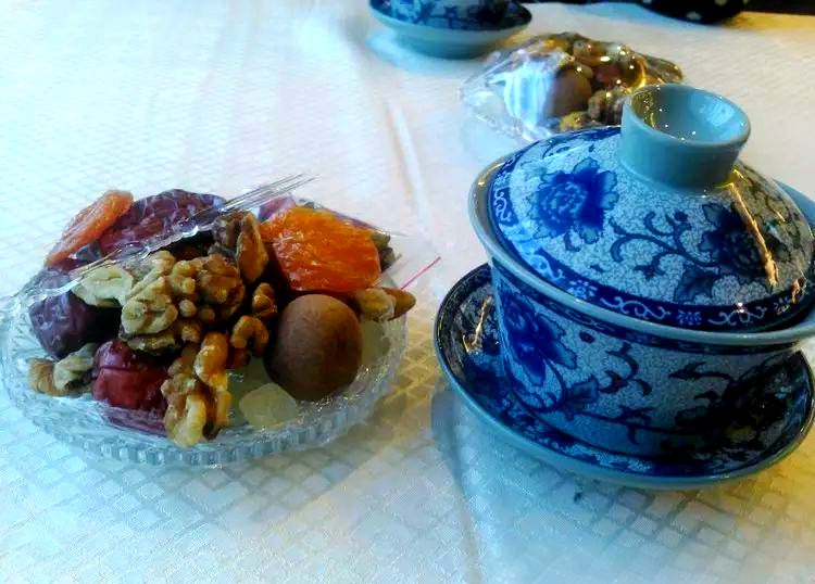 回族特色茶是刮碗子茶