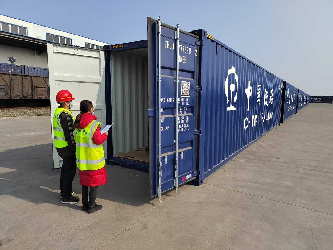 助力"湖北造"走出去 江汉平原铁路首开货物列车