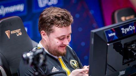 厚德载物 实至名归 zywoo荣获major mvp