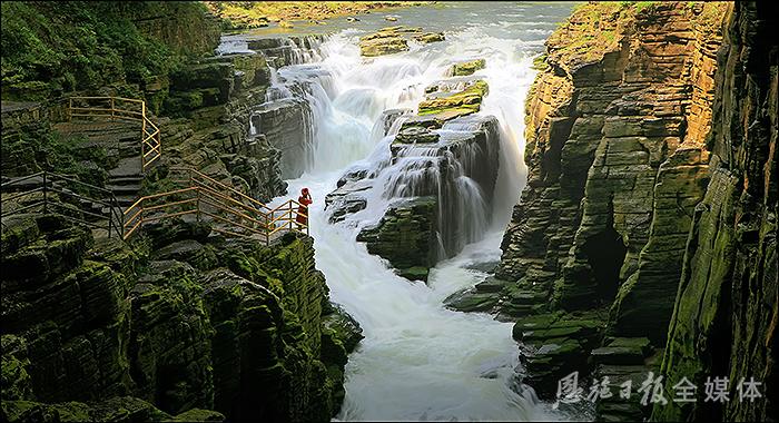 小洲,称渚水边平地,称汀水拐弯处,为湾水流分支,为汊……关于水的形态