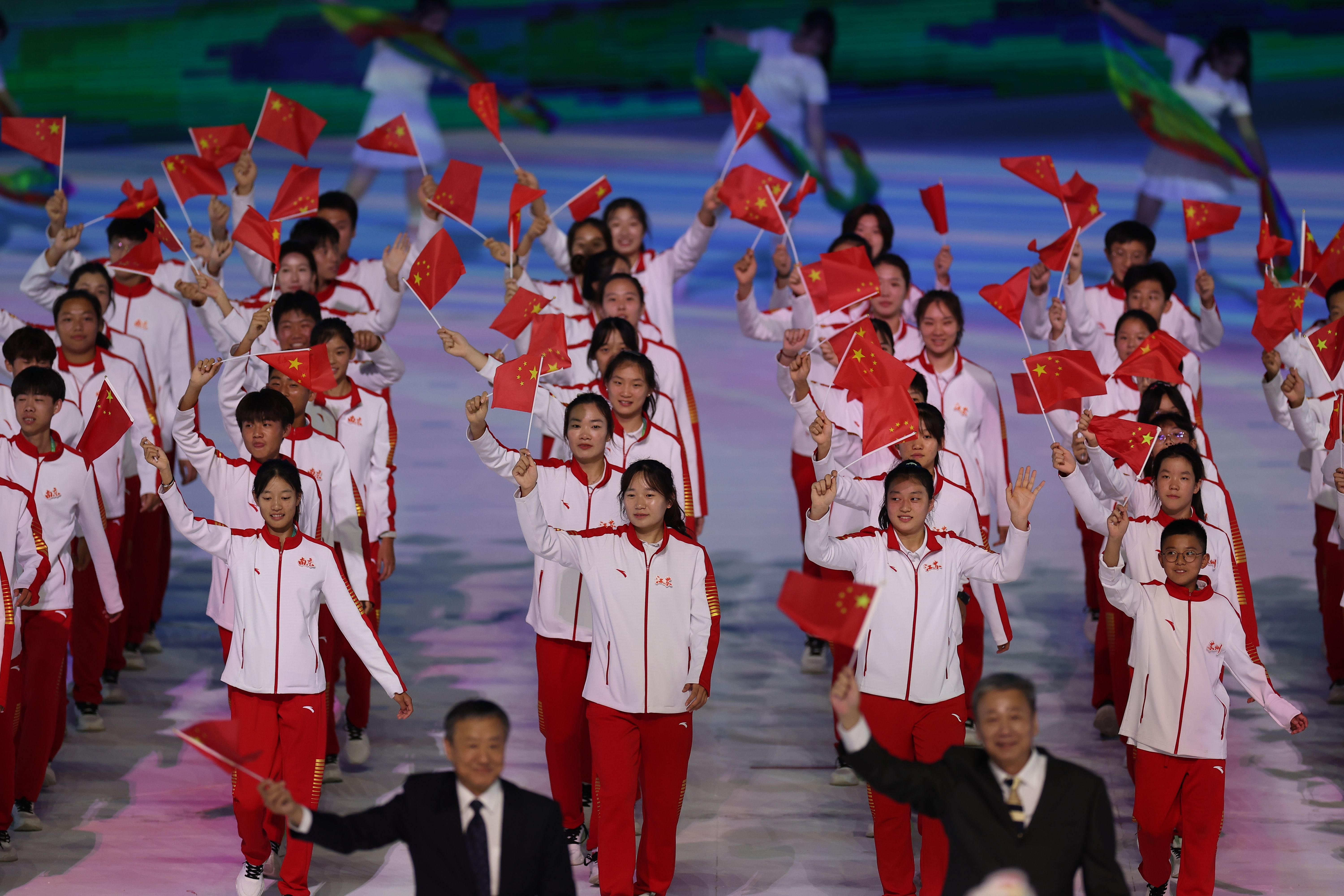 第一届全国学生(青年)运动会参赛人数1.8万多名