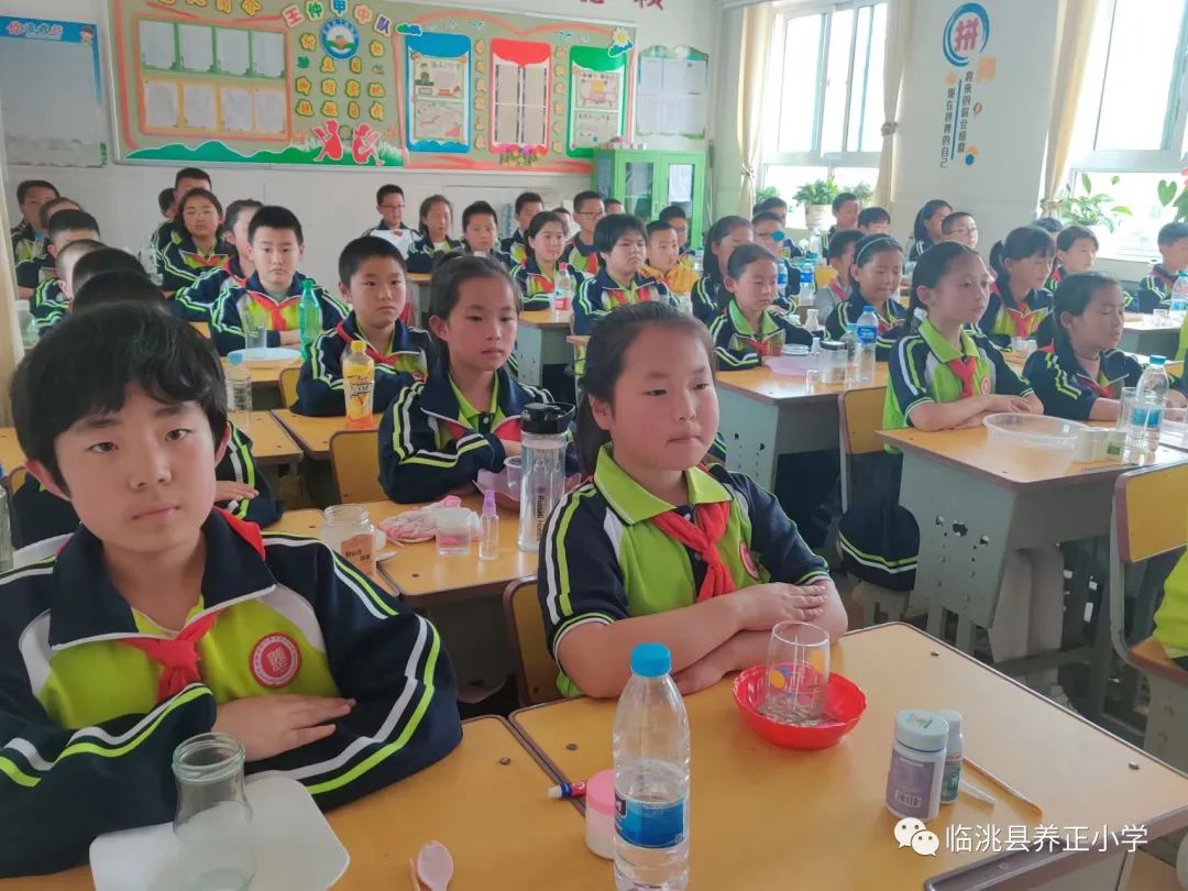 临洮县养正小学举办科技周系列活动