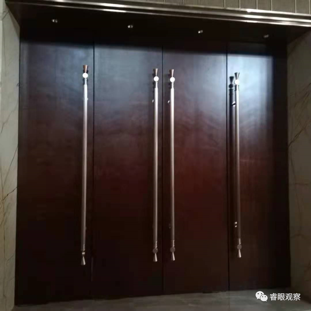 华美达酒店宴会厅大门以及木饰面供货安装