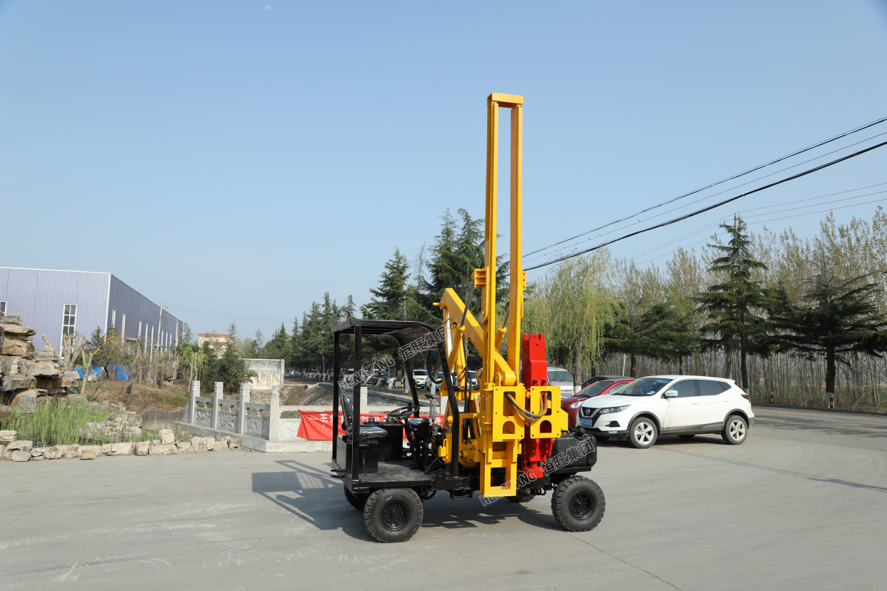 全液压小四轮打桩机 85大锤头压桩设备