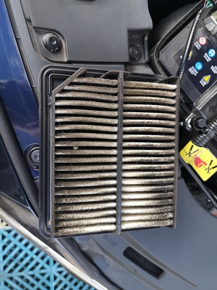 空气滤清器脏污对发动机的影响