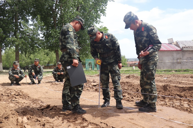 图说|挖掘机技术哪家强,武警工兵堪比山东蓝翔