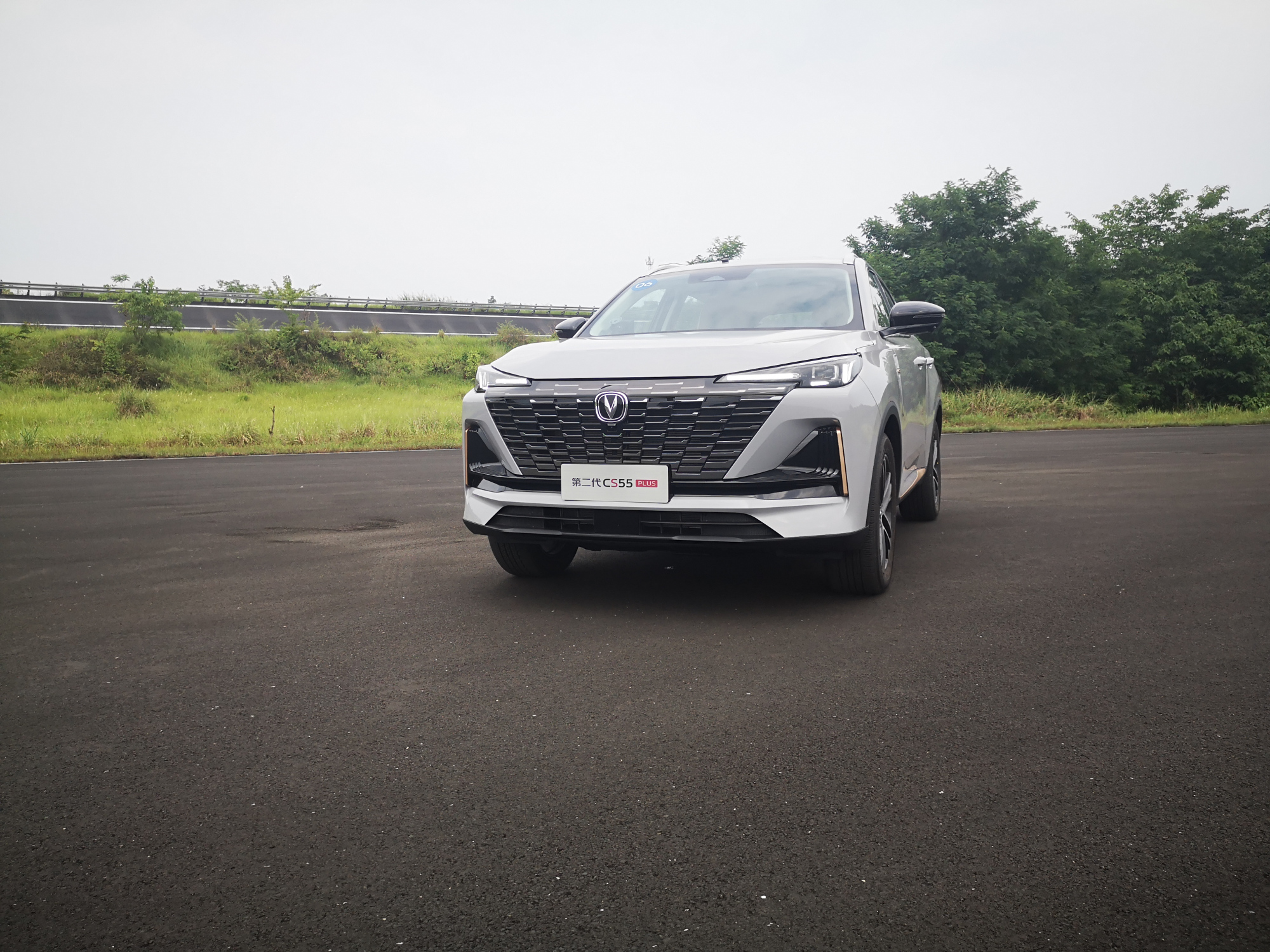 长安suv家族又添新战力 ,uni外观,零百加速8.5s,8月底上市