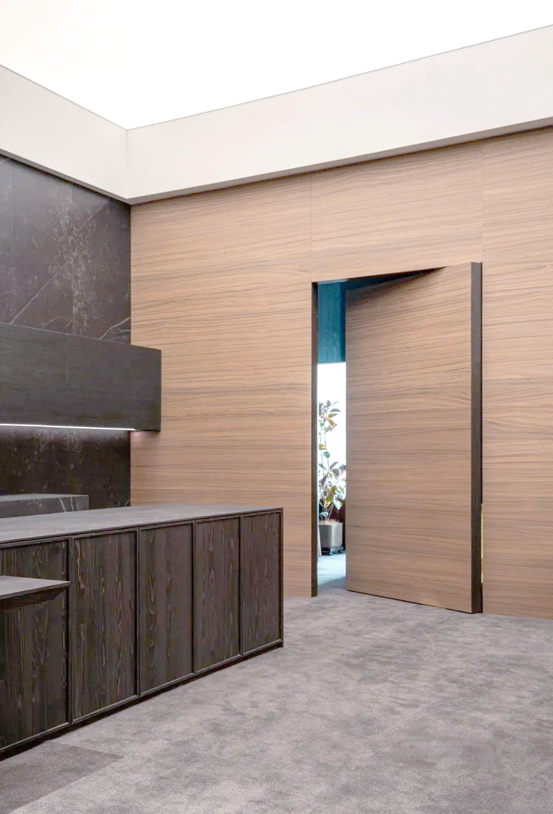 中轴旋转门如何改变大户型空间布局