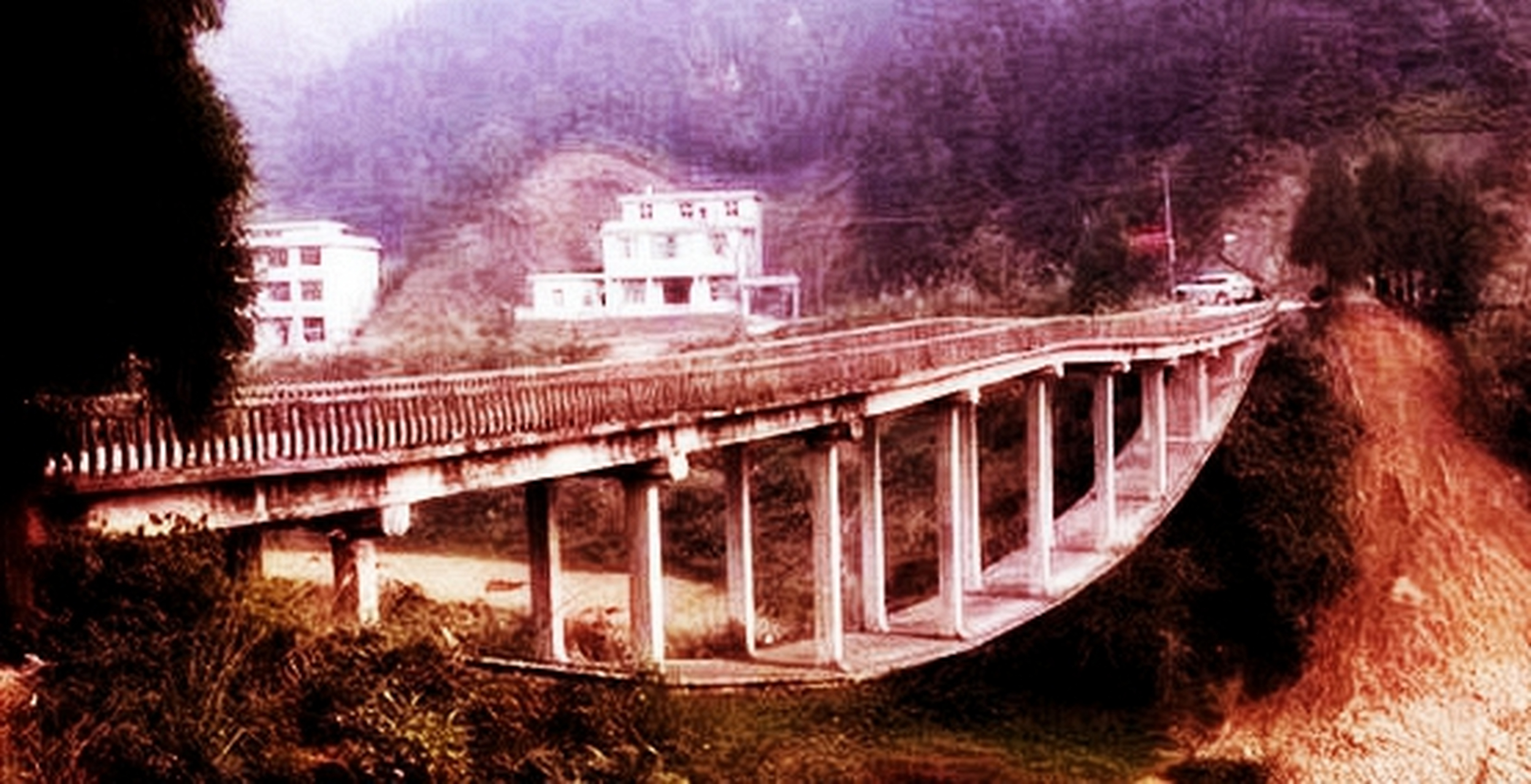 1999年印度专家来湖南某县考察时,看到淘金桥笑了:"建桥连图纸都看错