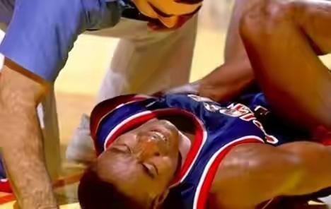 nba退役球员人生槽点之大铁肘马龙