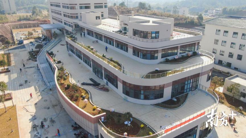 仁化县人民医院急救综合楼与新妇幼保健院即将完工投入使用