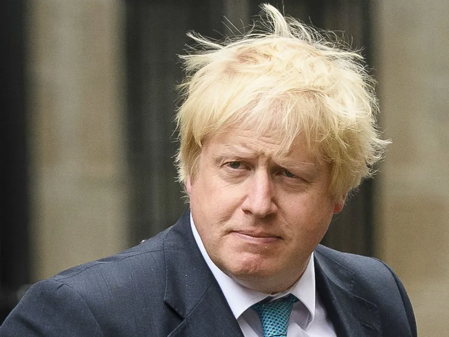 为什么英国首相总是不梳头?