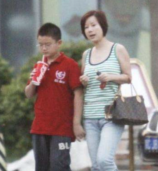 满文军的前妻李俐:后悔让前夫卷入吸毒风波,富婆背景至今成谜