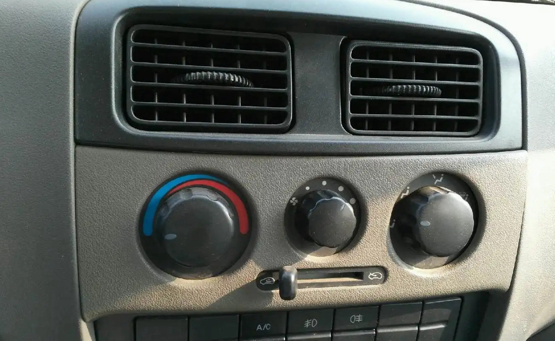 面包车空调差的原因,面包车开空调的时候需要注意什么?