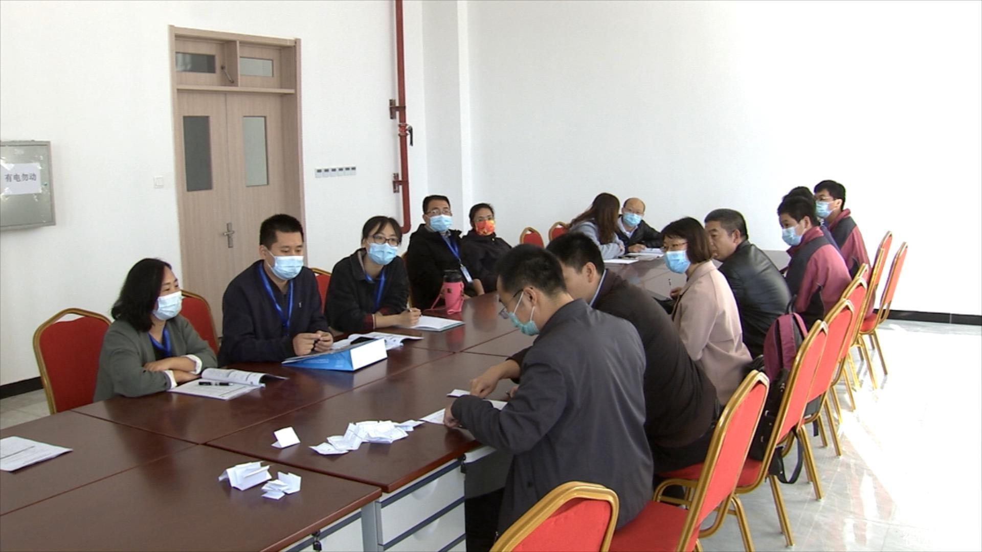 三河市职教中心教师刘明和焦玉杰被人力资源和社会保障部授予的"全国