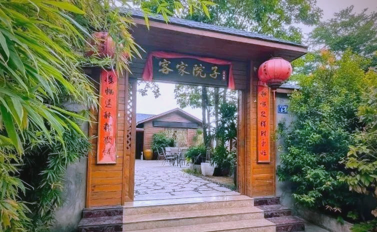 海沧街道美丽庭院评选与美食体验的奇妙碰撞