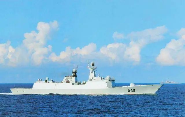踏浪蹈海 舰指深蓝——人民海军,生日快乐!