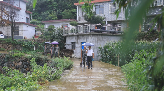 安徽桐城:迎持续降雨天气 加强巡查护安全