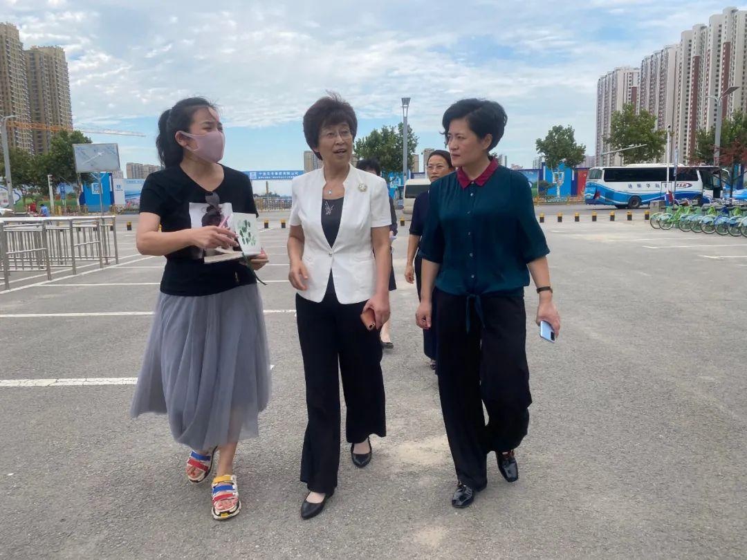 菏泽市副市长侯婕督导检查文明城市创建工作