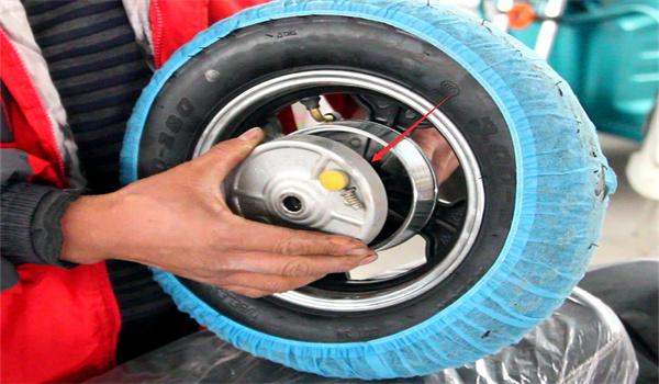 电动车后面总是哒哒响