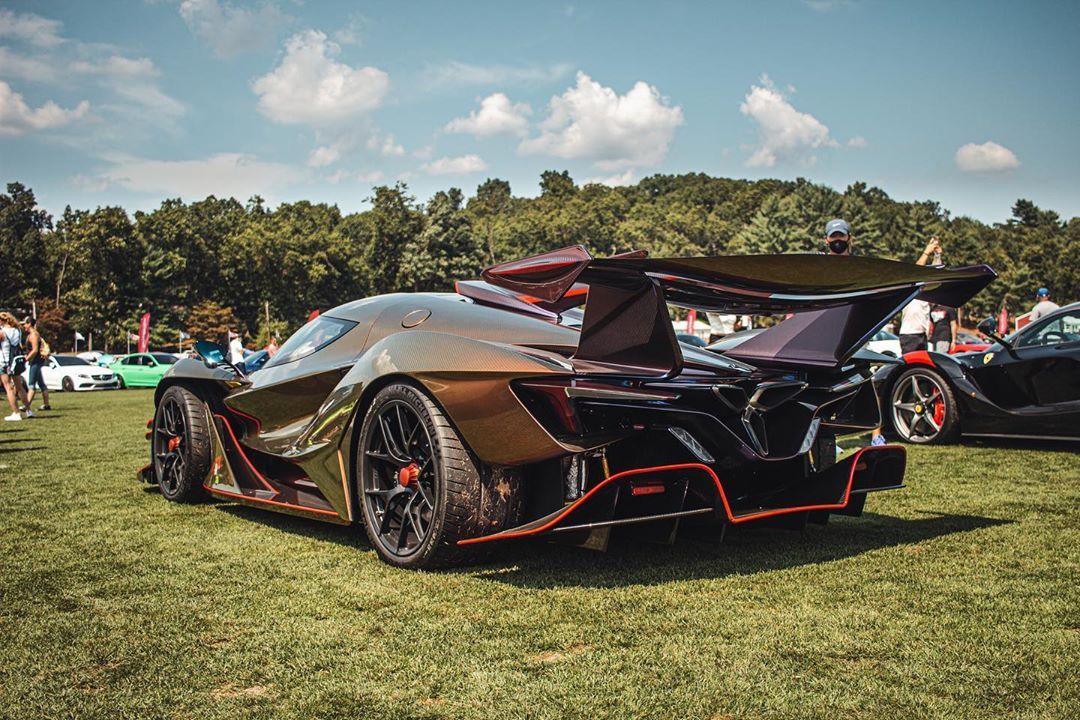 国内首台阿波罗ie实车亮相!售价超布加迪,还是"金龙定制版"