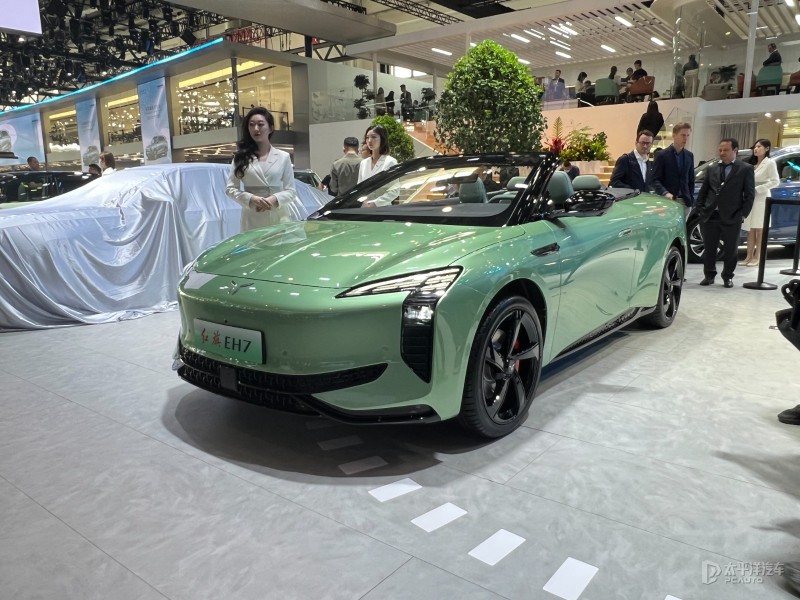 2024北京车展:红旗eh7敞篷版首发亮相