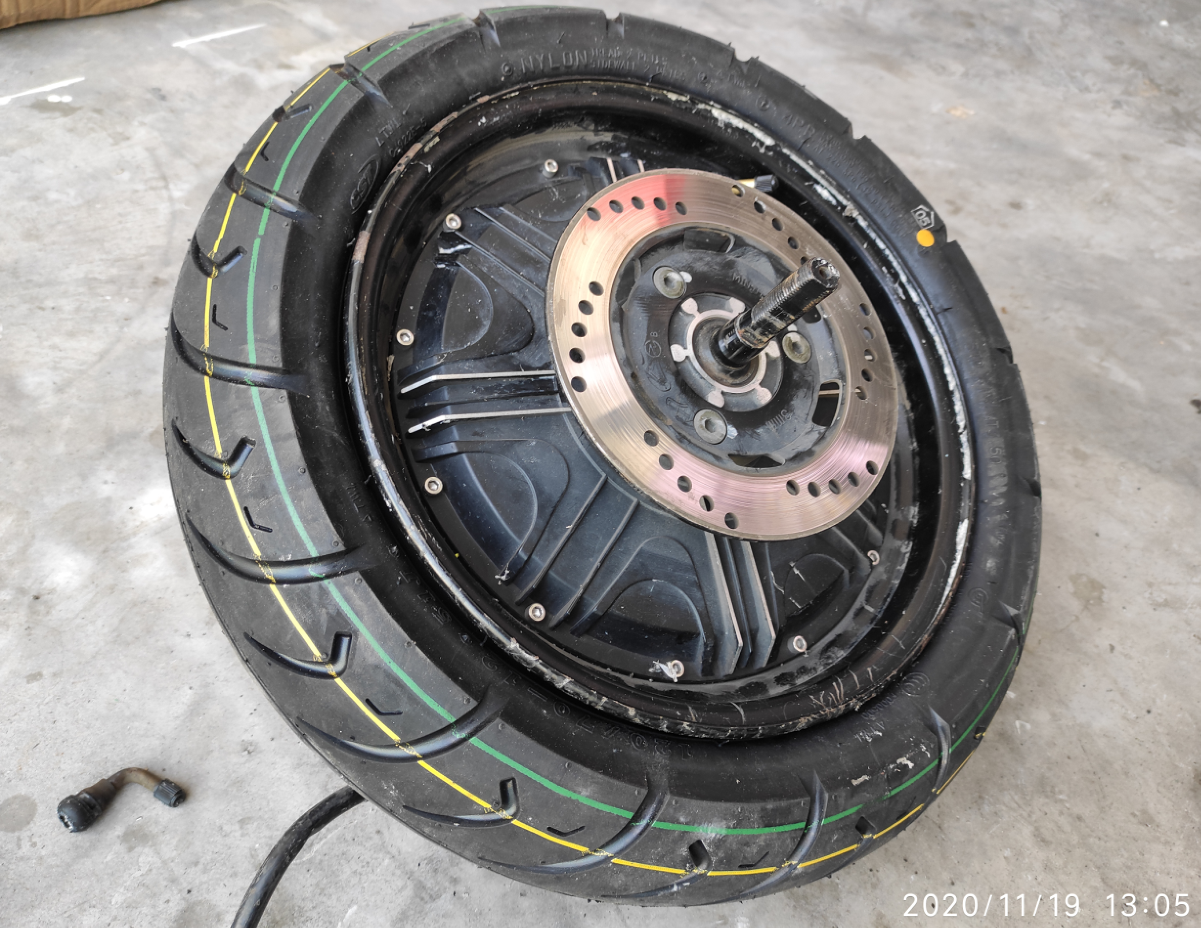 小牛电动车车胎扎了,能上门维修么