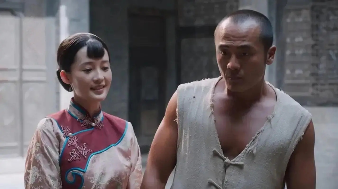 何冰和李沁拍《白鹿原》,有一场戏太尴尬,李沁调侃:何老师你很紧张吗?